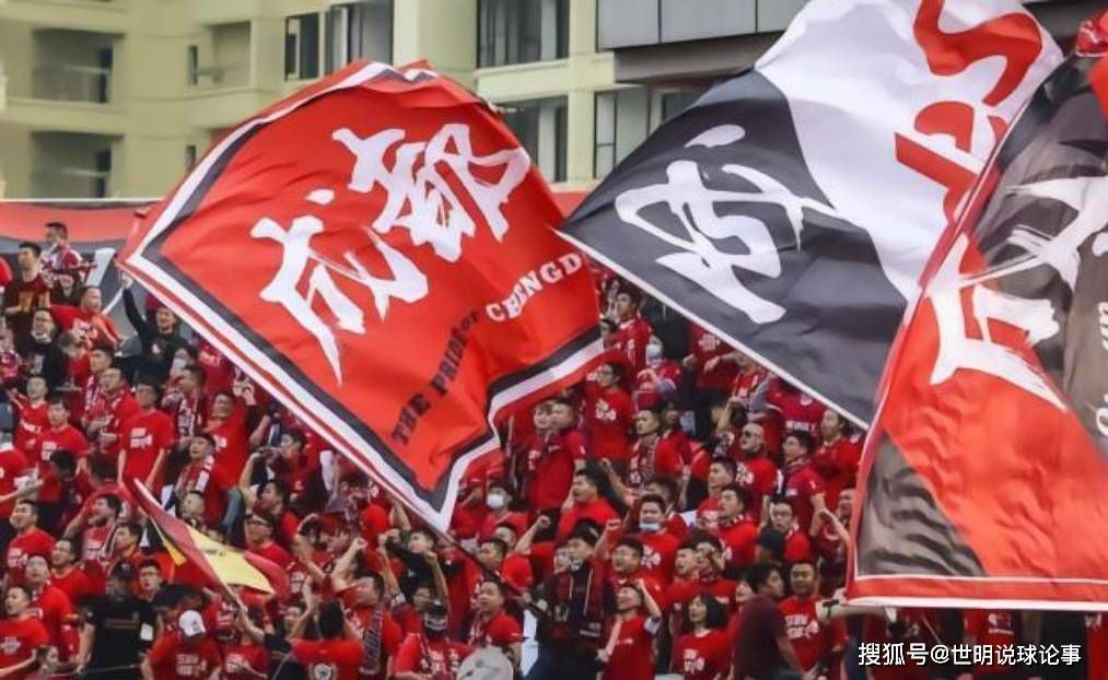 TA：切尔西冬窗无法召回卢卡库，球员租借合同中无相应条款据The Athletic消息，切尔西在将卢卡库外租至罗马的合同中，没有设置召回球员的条款。